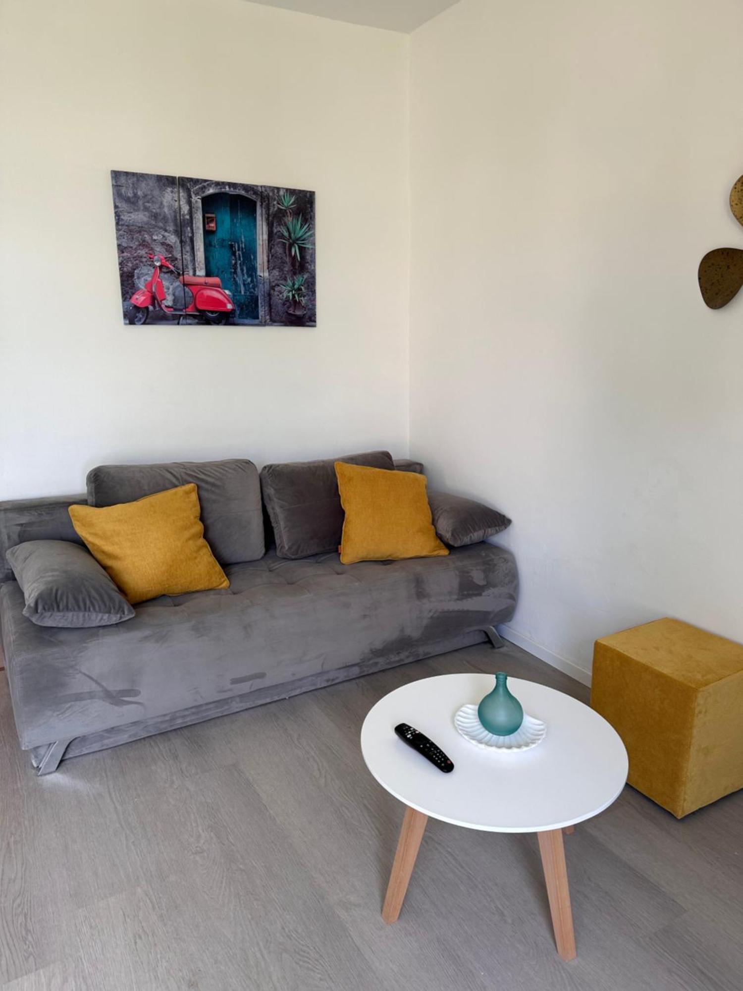 Beach Apartment - 50M From The Beach With Free Parking Biograd Na Moru Extérieur photo